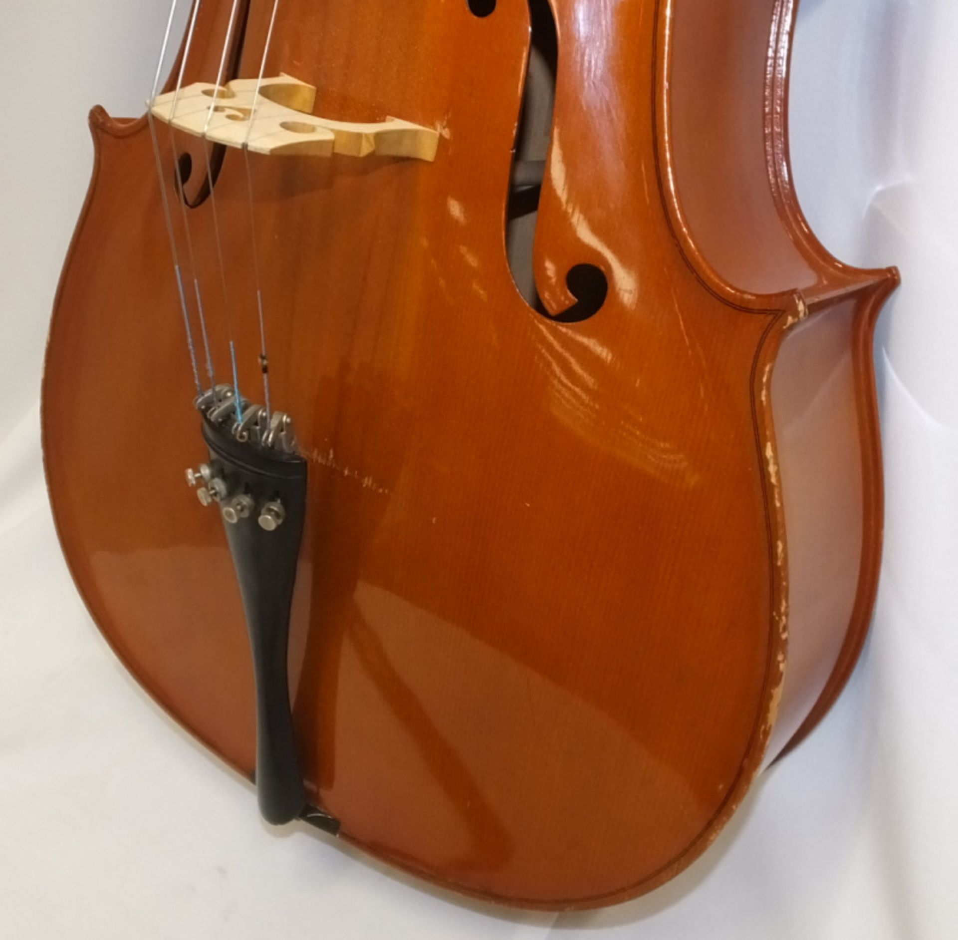 Cello in carry case (unbranded) - Please check photos carefully for damaged or missing components - Image 2 of 21