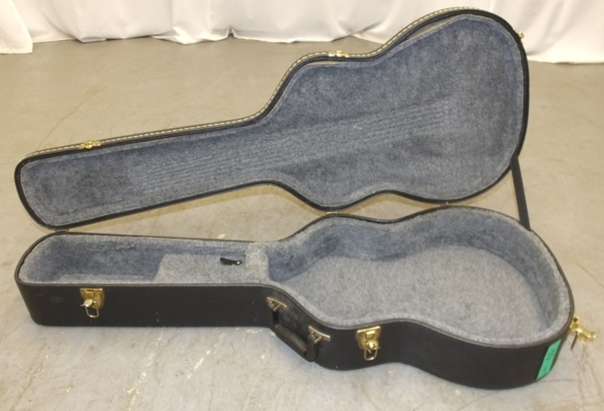 Guitar Hard case - Image 4 of 4