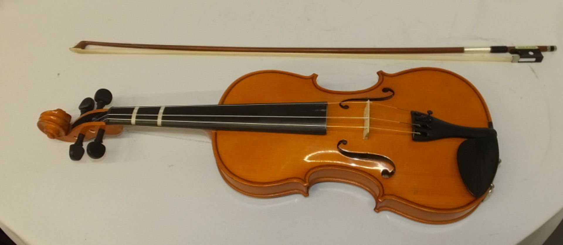 Andreas Zeller Violin (missing string) & Case - Please check photos carefully - Image 2 of 17