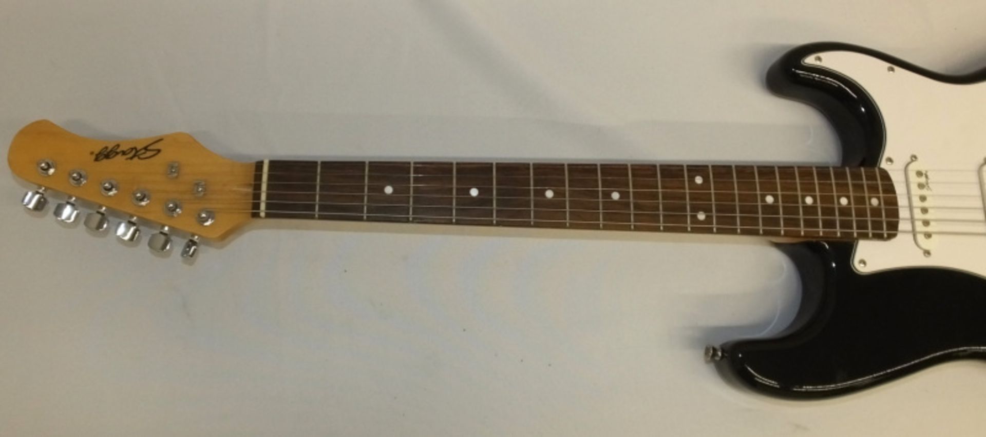 Stagg Electric guitar in case - Image 4 of 8