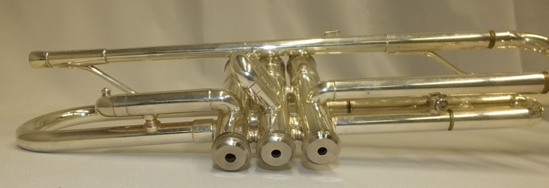 Yamaha T100S Trumpet in case - serial number 213249 - Please check photos carefully - Image 5 of 10