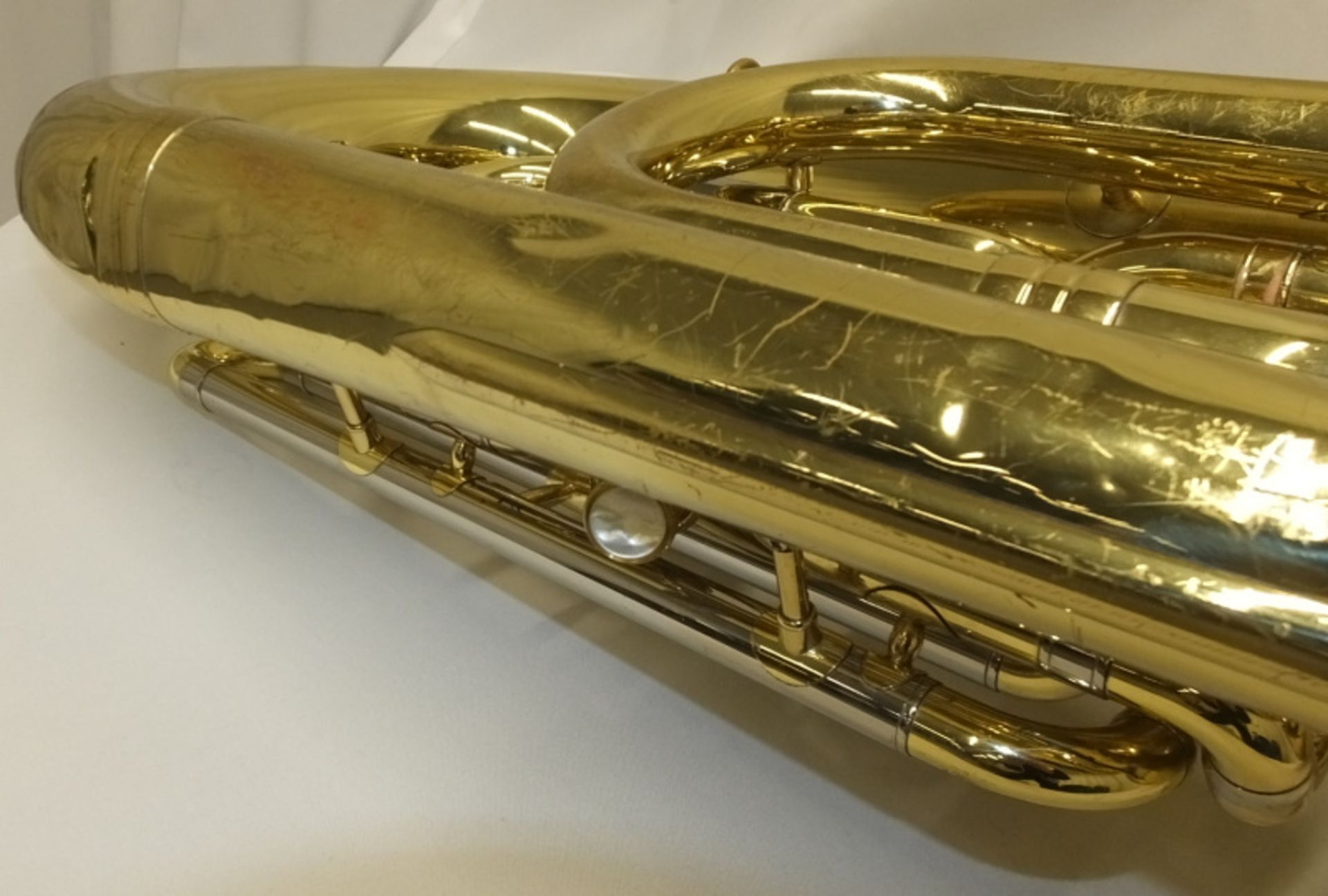 Yamaha YEB631 Tuba with 2x Denis Wick mouthpieces in case - Serial number 100357 - Image 12 of 23