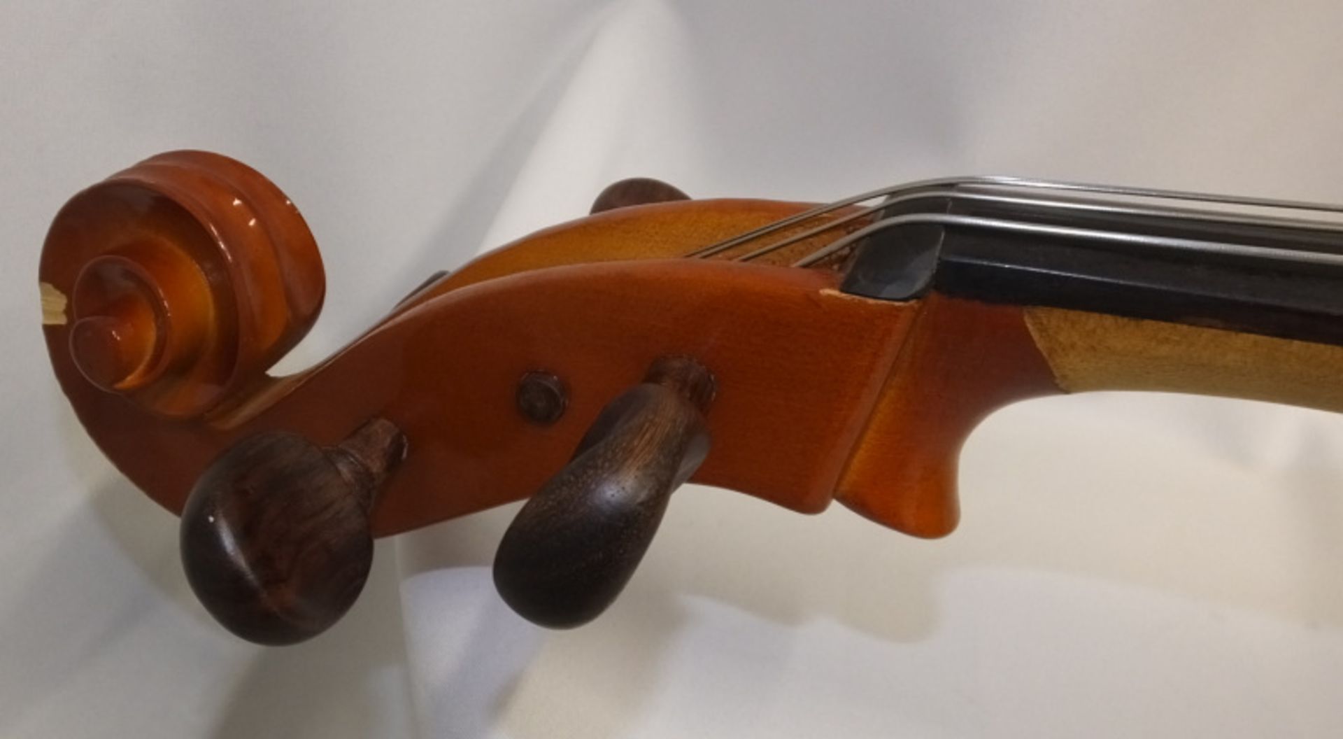 Cello in carry case (unbranded) - Please check photos carefully for damaged or missing components - Image 7 of 21