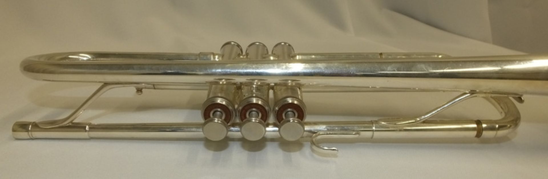 Yamaha T100S Trumpet in case - serial number 213249 - Please check photos carefully - Image 6 of 10