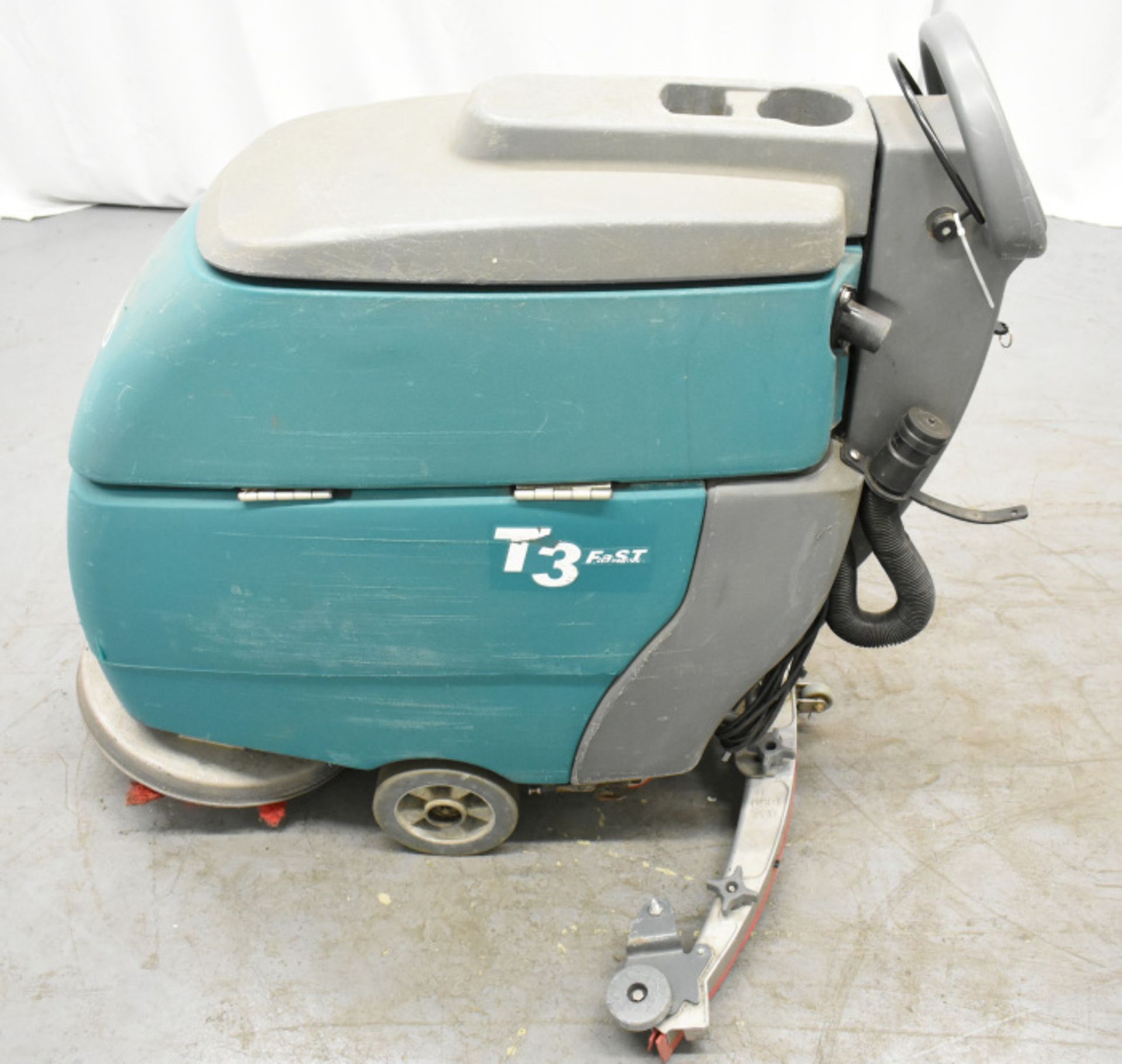 Tennant T3 Fast- 898 hours - Image 2 of 9