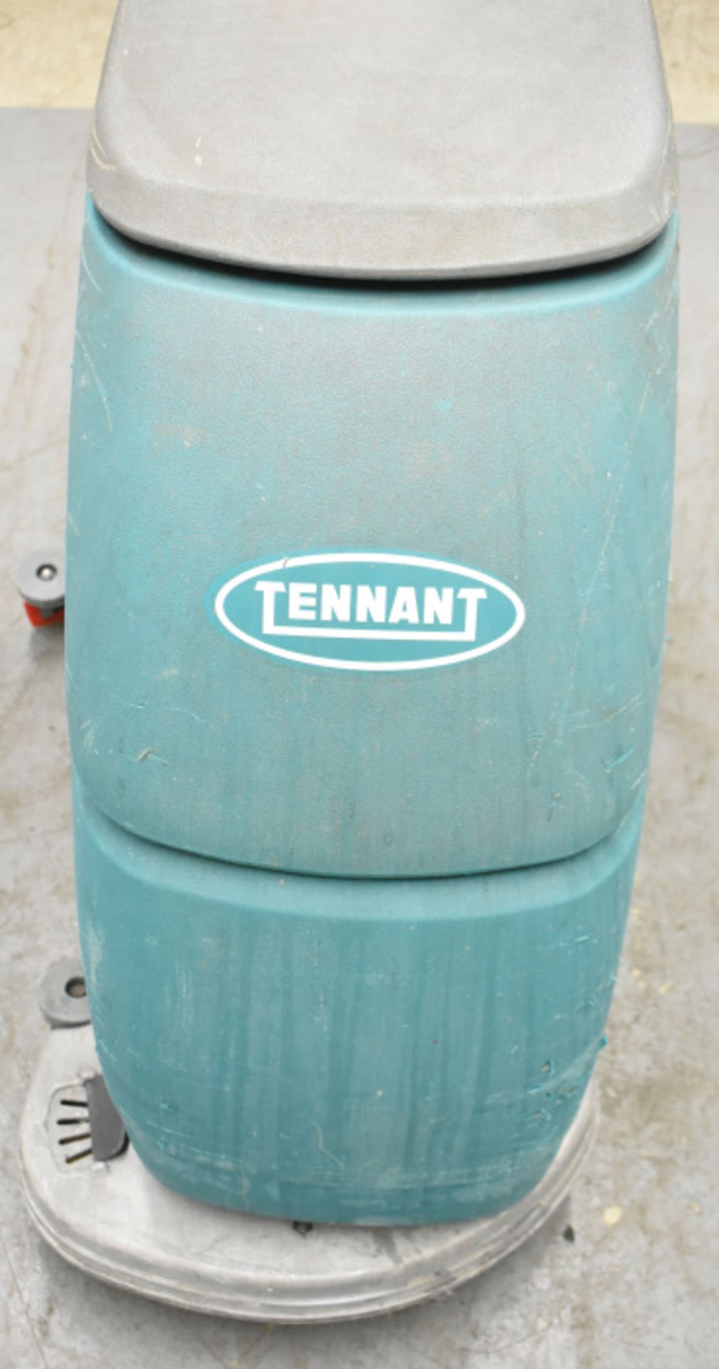 Tennant T3 Fast, comes with key and working charger, starts and runs, cleaning functionality unteste - Image 9 of 11