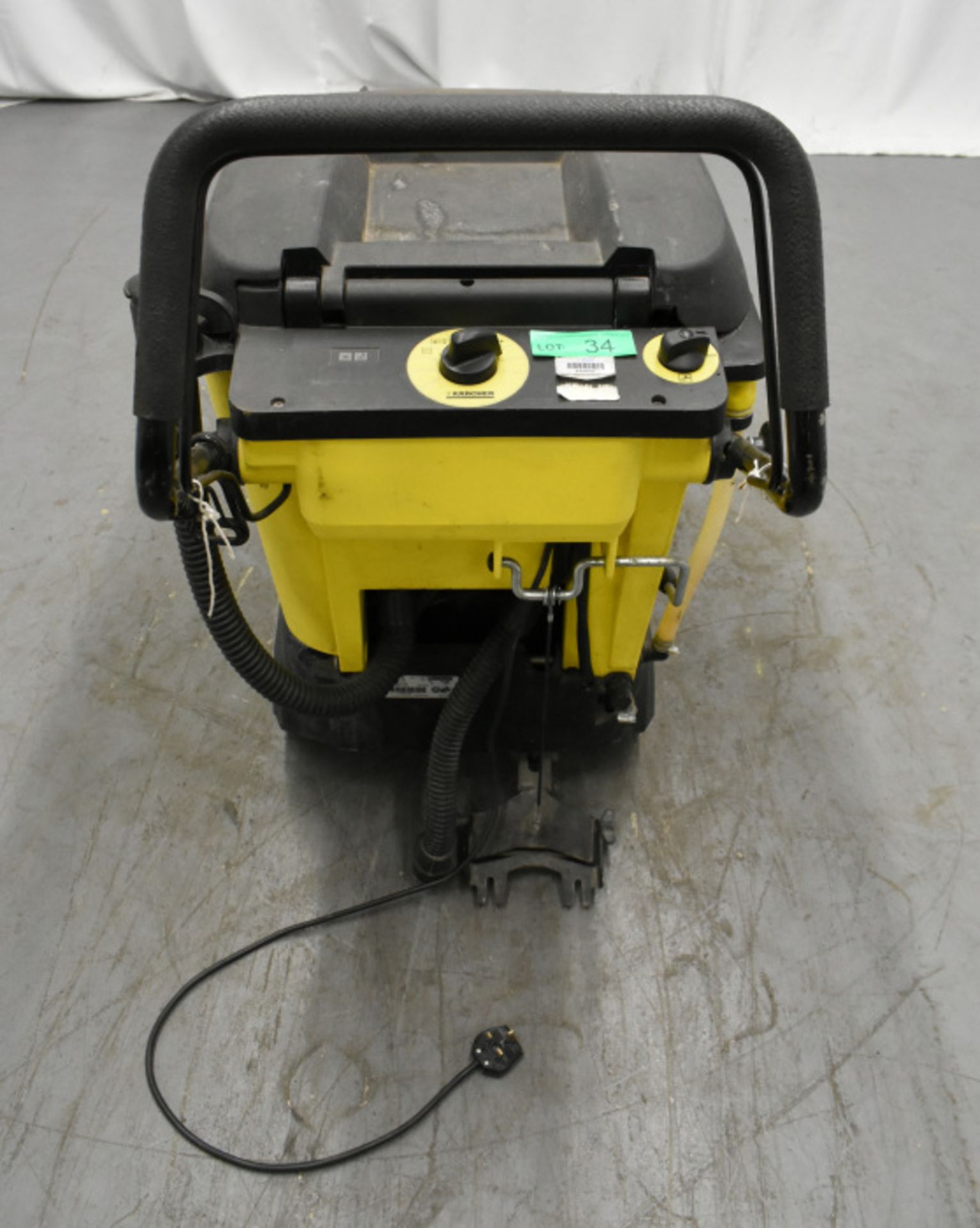 Karcher BD 40/25 Compact Scrubber Dryer, no power - Image 4 of 5