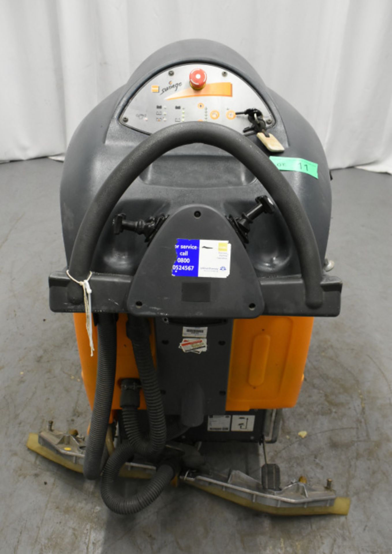 Taski Swingo 1650 Floor Scrubber Dryer - Image 4 of 6