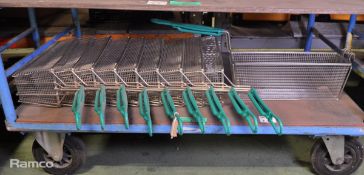 10x Frying Baskets With Grip L 440mm x W 140mm x H 160mm