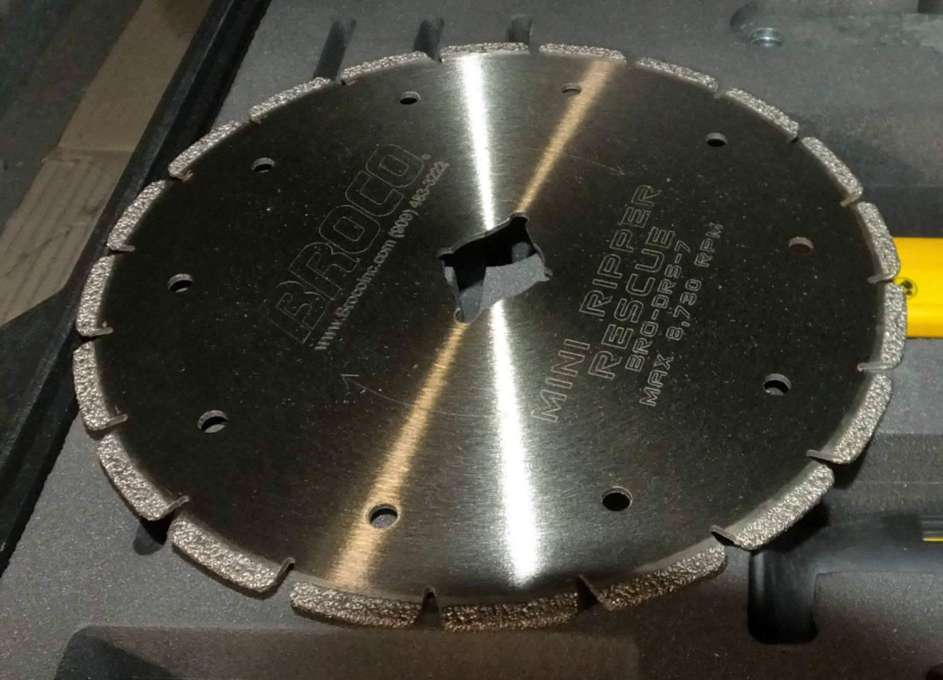 DeWalt DC415 Sigma 36V Cordless Disk Cutter + Case - Image 4 of 4