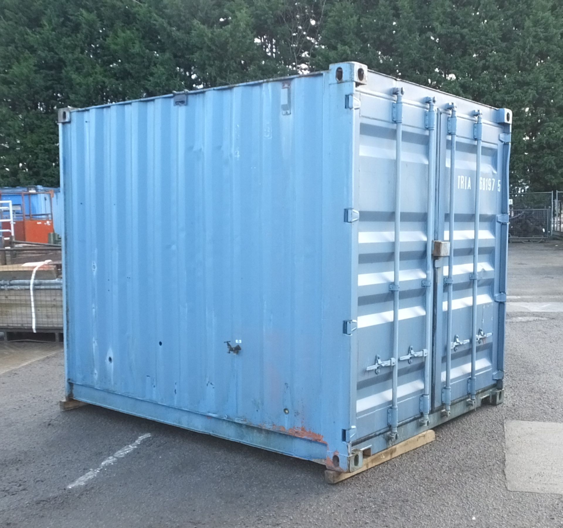 Blue ISO Container - L 3050mm x W 2440mm x H 2600mm