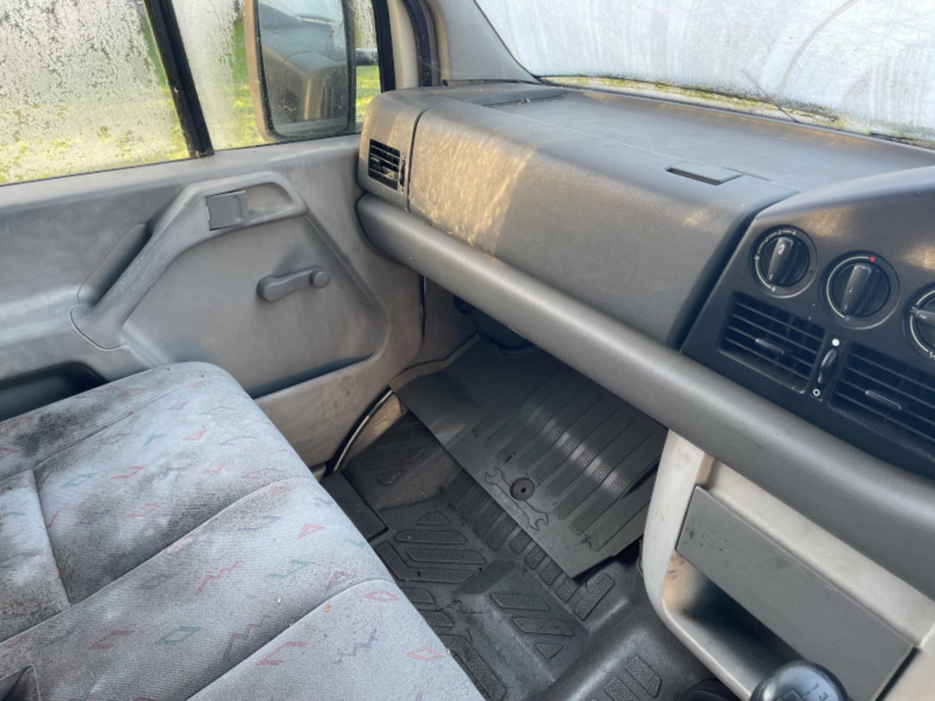 VW LT35 Splitter Van, Right Hand Drive, Manual Gear Box (battery not included) - Image 10 of 32
