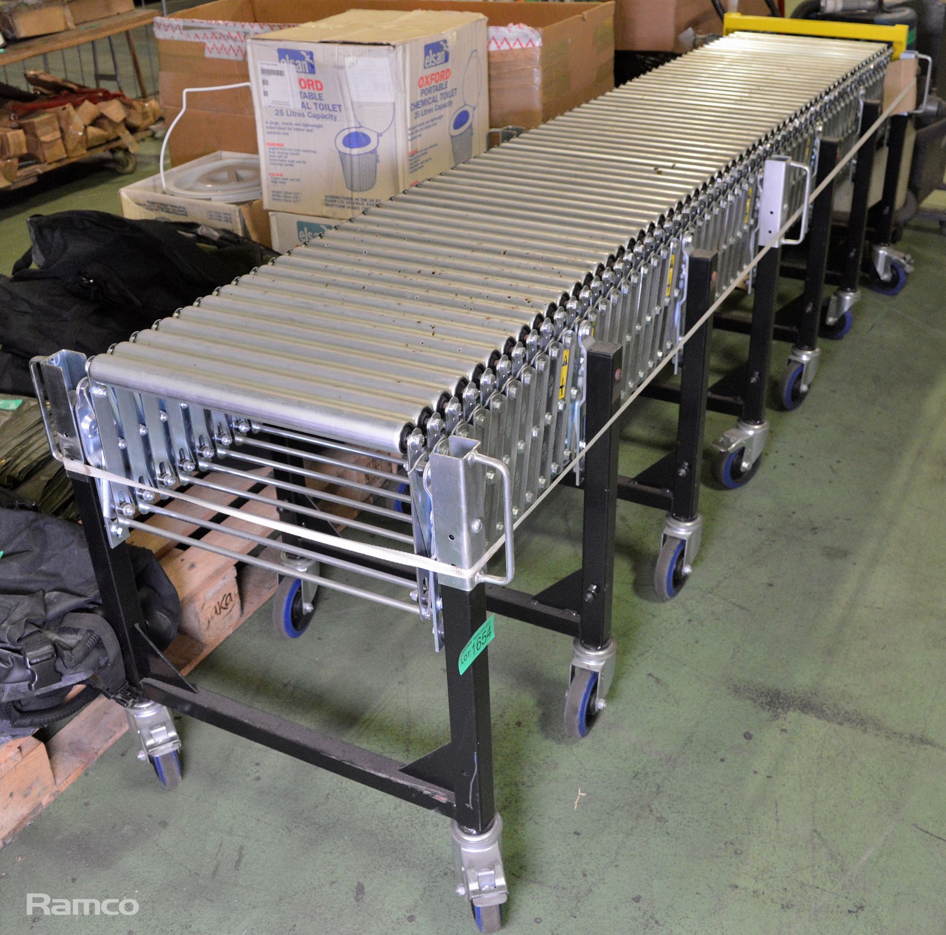 Flexible Steel Roller Conveyor System Max - L 6100mm (extended) x W 700mm x H 750mm