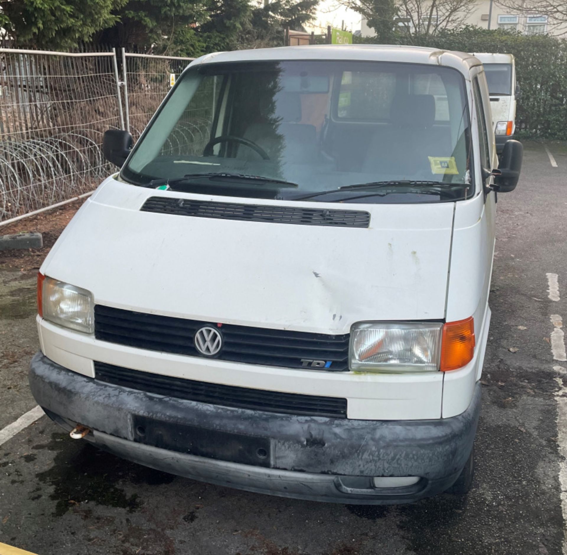 Volkswagen Transporter T4 Cargo Van 2001 (non runner) VIN - WV1ZZZ70Z1H138902 - Image 4 of 30