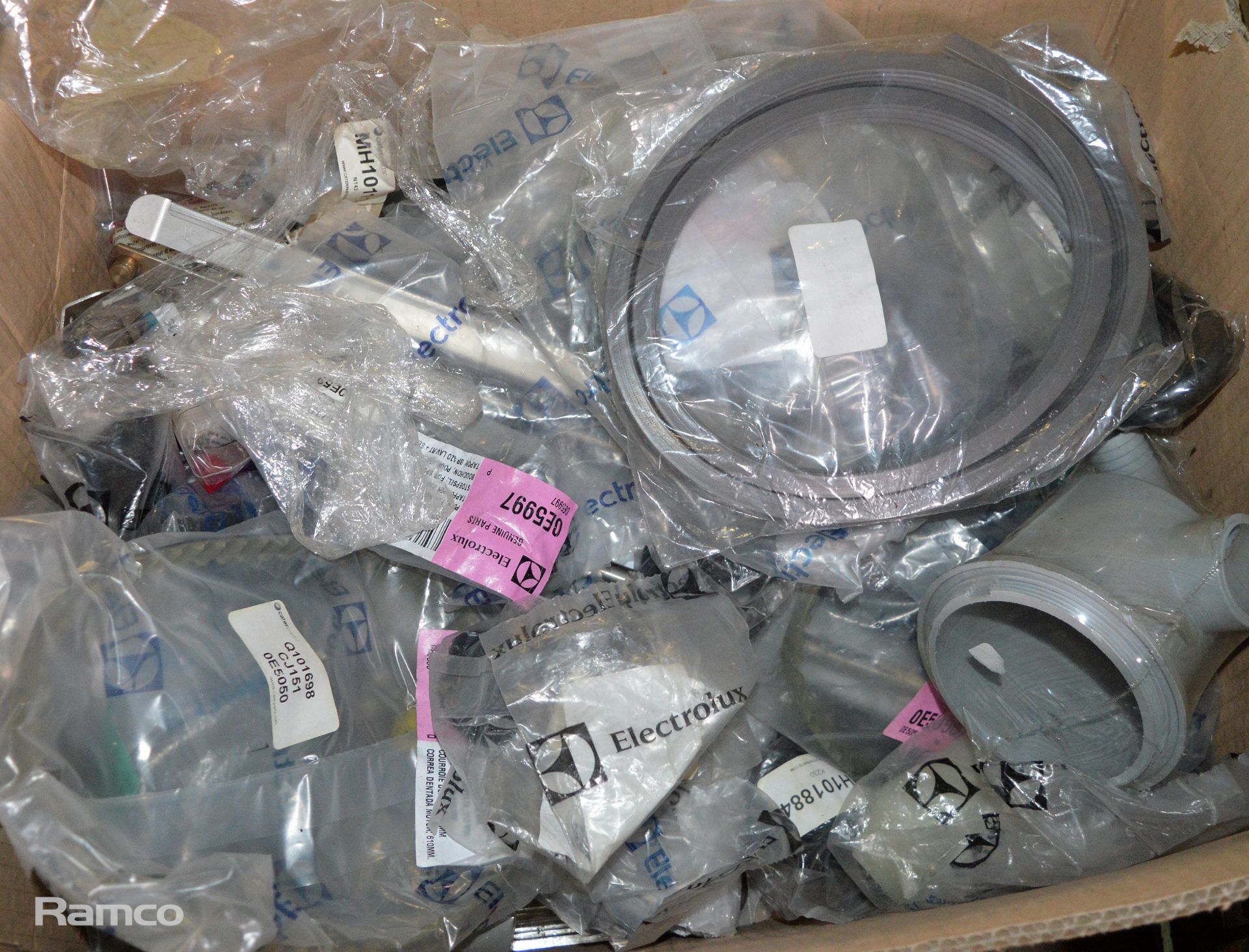 Various Catering Parts - Impeller, Filter, Relay Switch, Wash Manifold, Pactrol Unit, Wash - Image 7 of 8