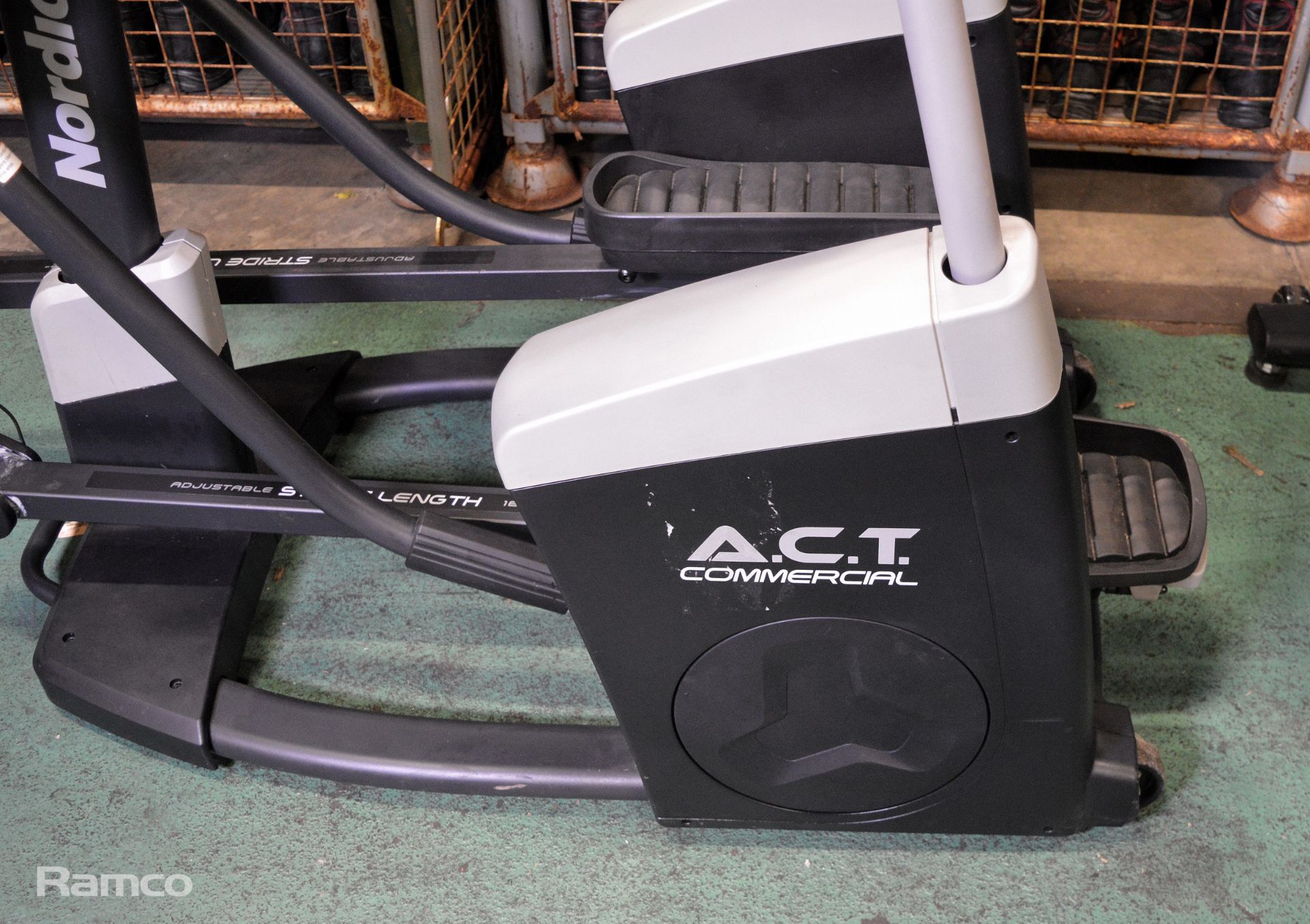 NordicTrack ACT Elliptical Cross Trainer - stride length - Image 5 of 7