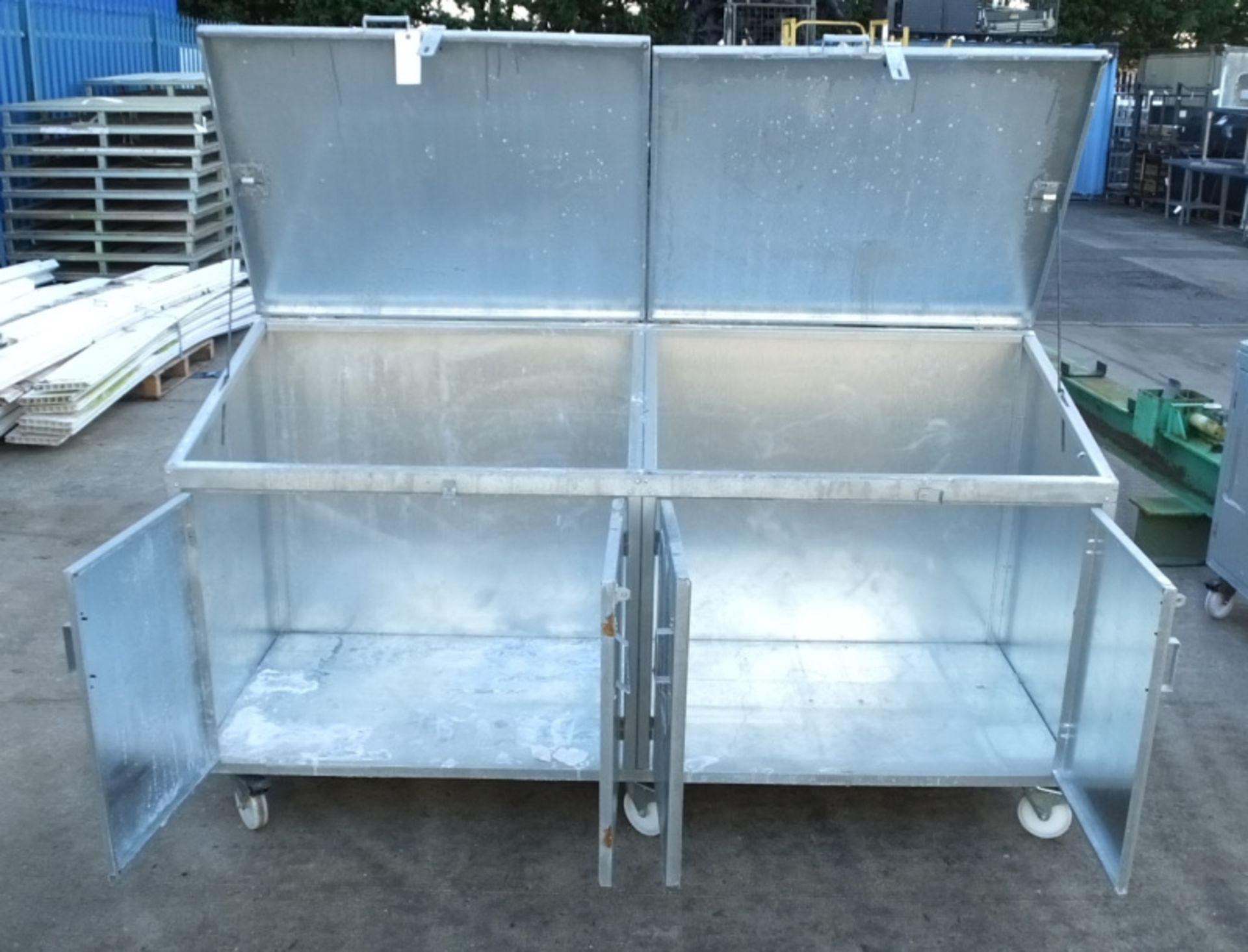 Galvanised 4 Door / 2 Lid Storage Unit - W2030mm x D800mm x H1120mm - Image 4 of 6