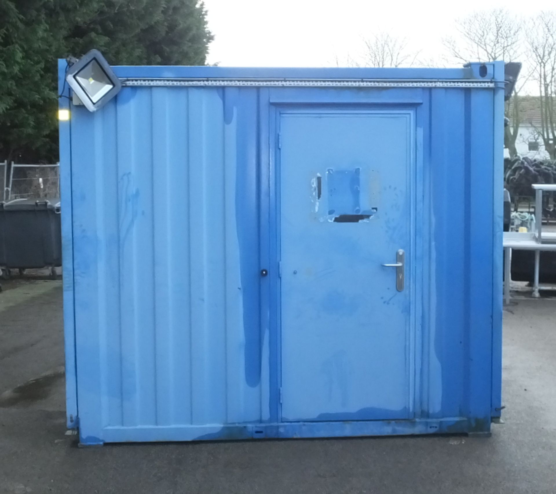 Blue Containerised Toilet Block - L 3050mm x D 2440mm x H 2600mm - Image 5 of 20