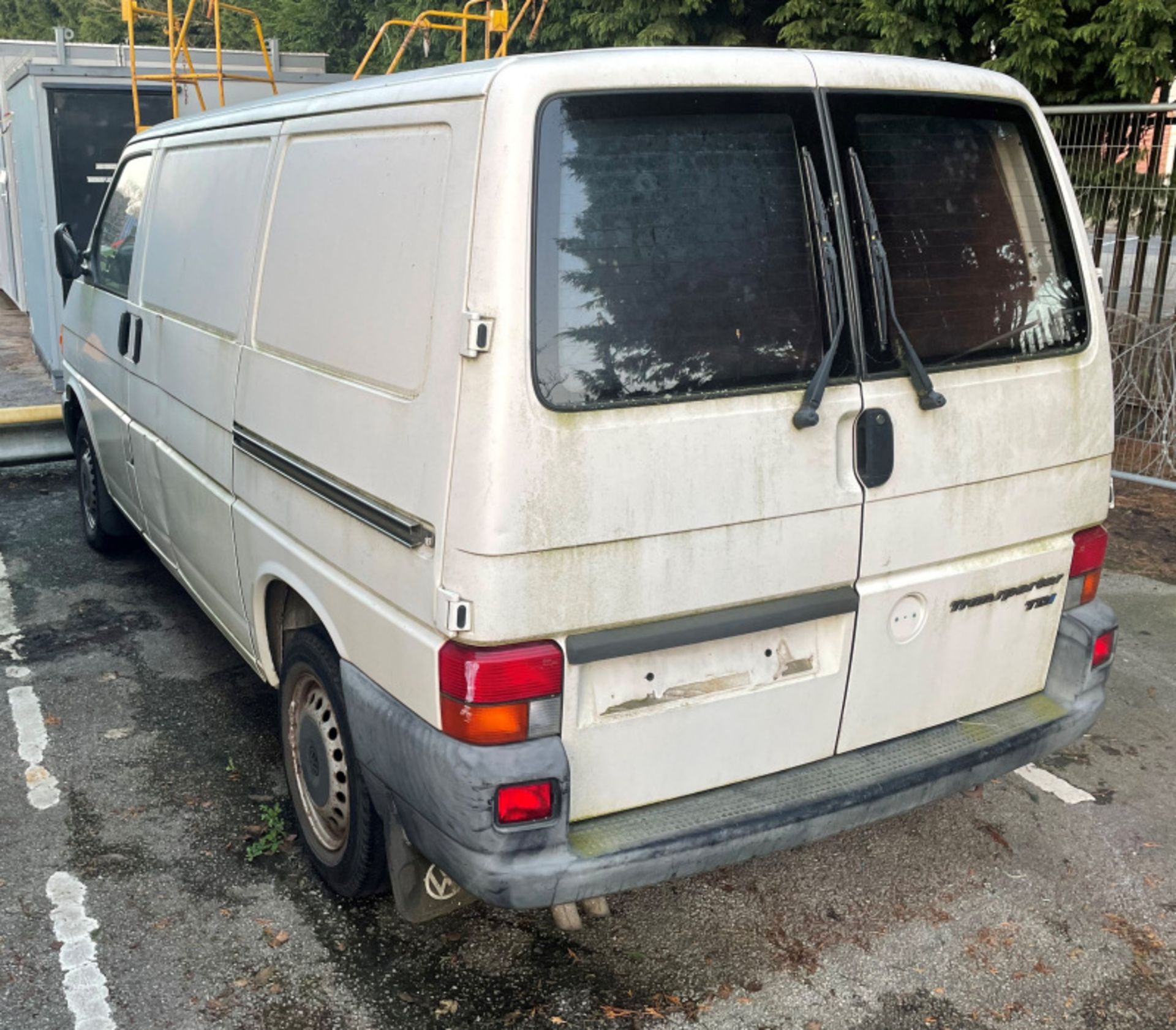 Volkswagen Transporter T4 Cargo Van 2001 (non runner) VIN - WV1ZZZ70Z1H138902 - Image 3 of 30