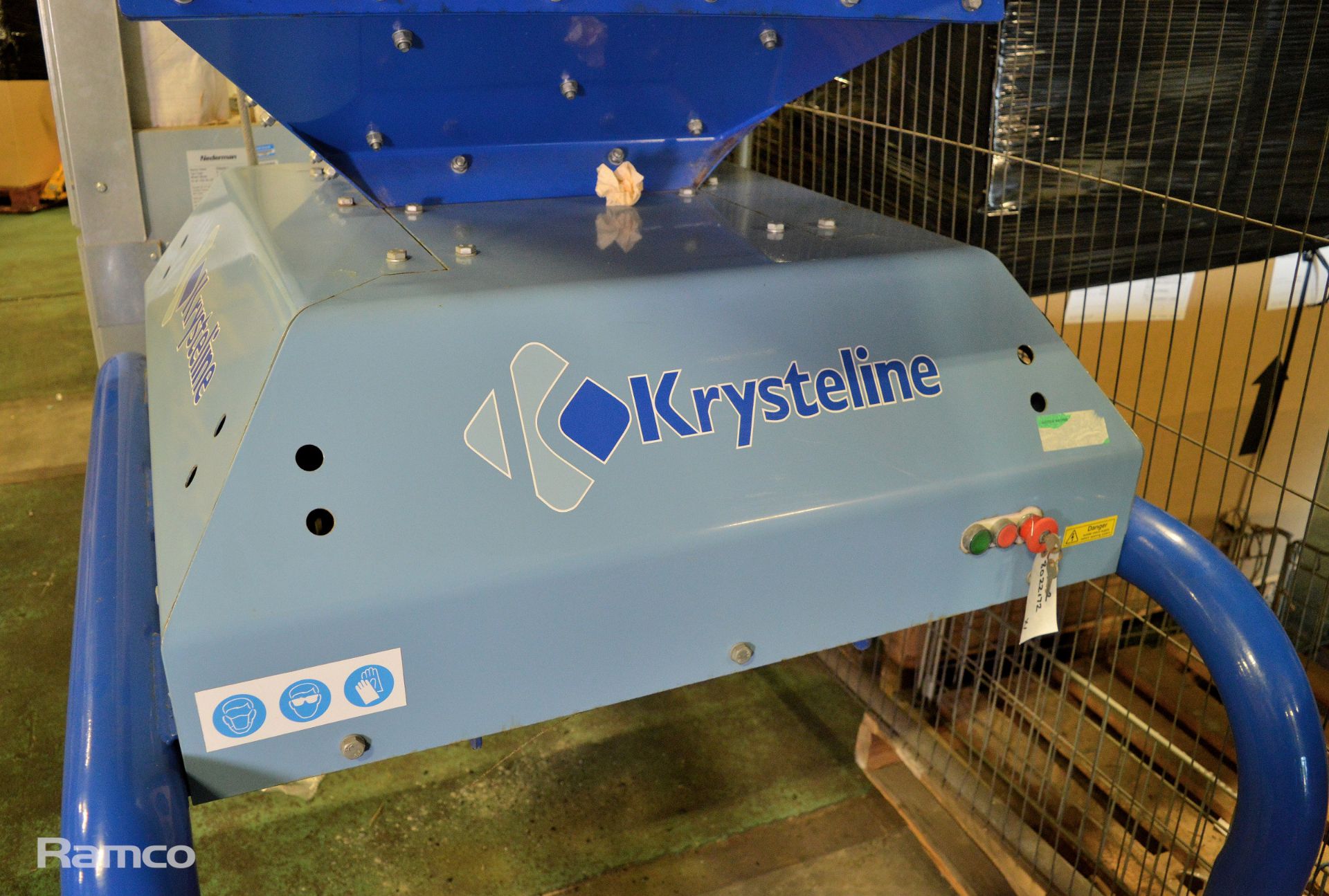 Krysteline Glass Vibrator Machine - 415v with DCE UMA 102 C3 Dust Control Unit - 415v - Image 7 of 11