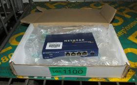 Netgear DS104 4 Port Dual Speed Hub 10/100Mbps