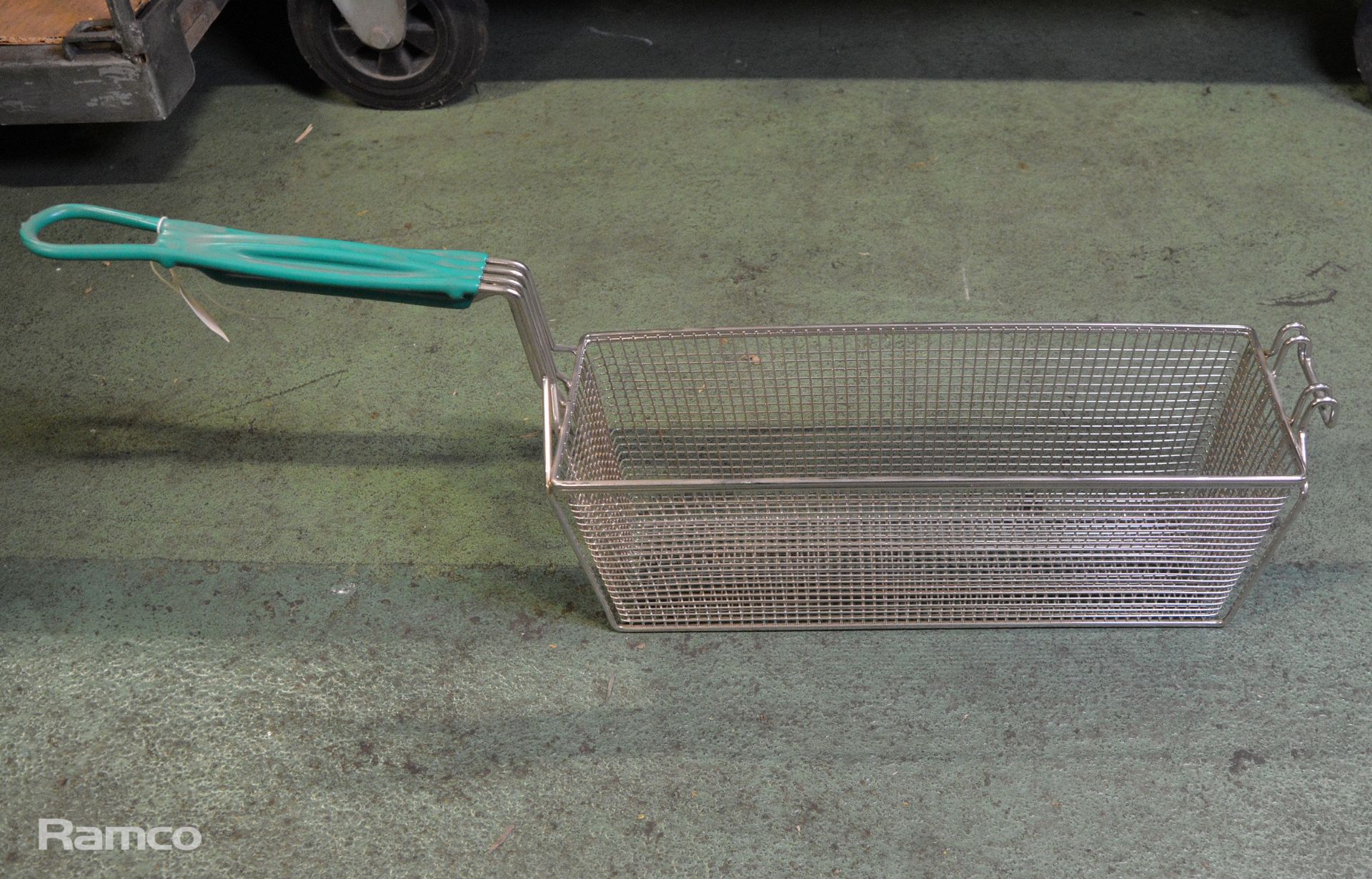 10x Frying Baskets With Grip L 440mm x W 140mm x H 160mm - Image 2 of 2