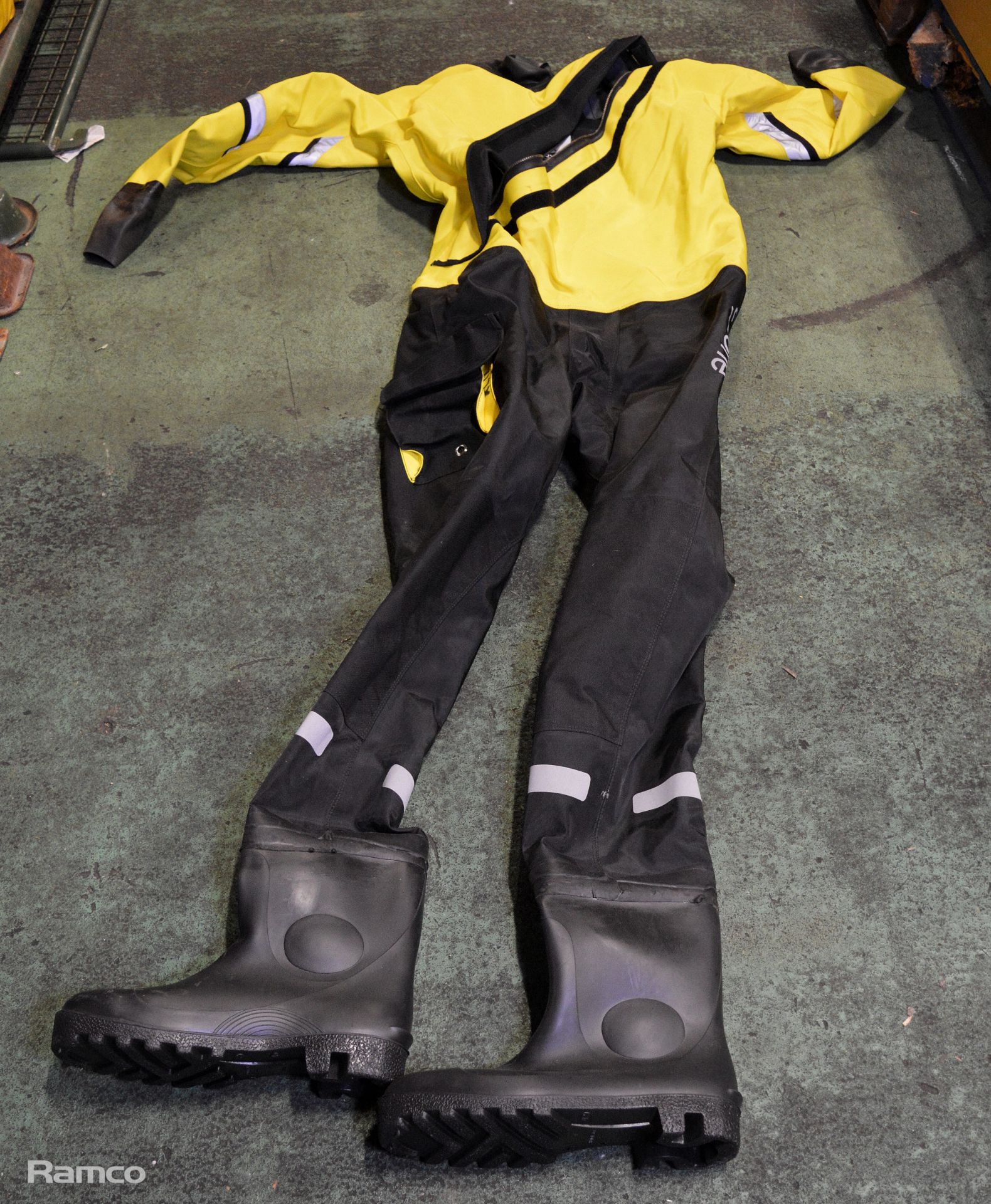 5x Fire Rescue Dry Suit - X Large - Image 2 of 3