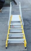 Bratts Ladders 5 Prong Step Ladder - missing foot bracket - as seen in pictures