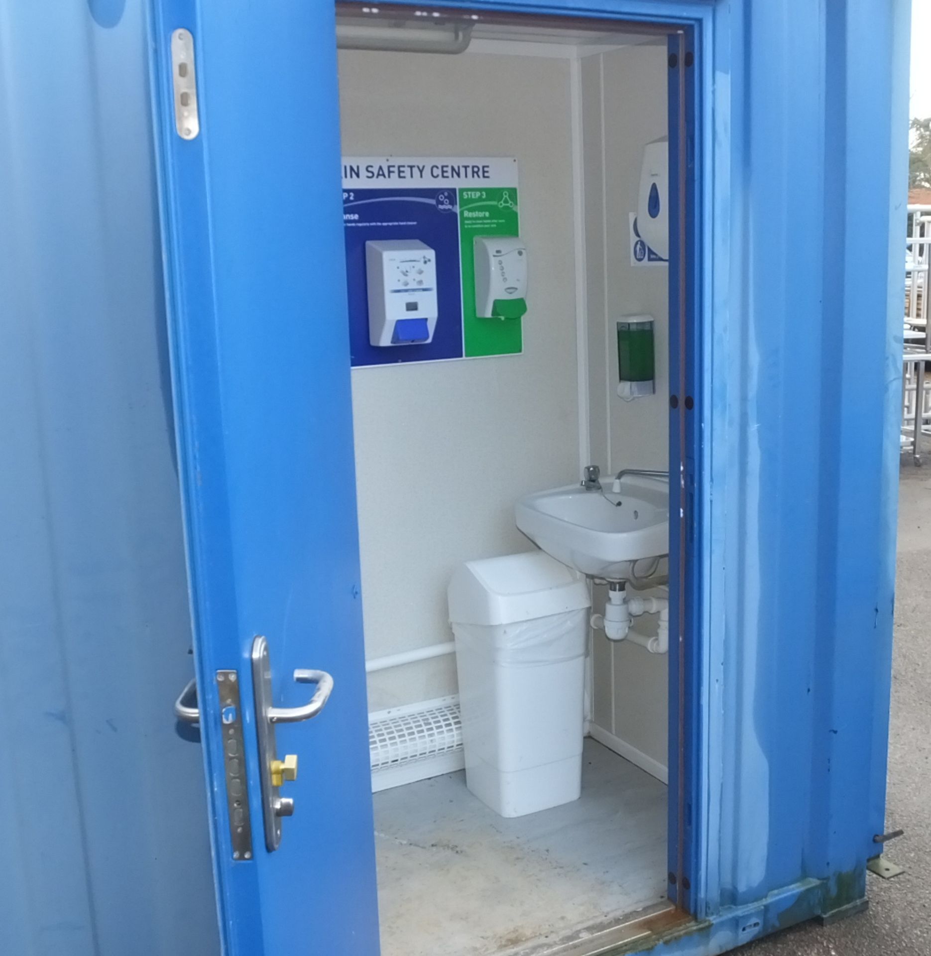 Blue Containerised Toilet Block - L 3050mm x D 2440mm x H 2600mm - Image 6 of 20