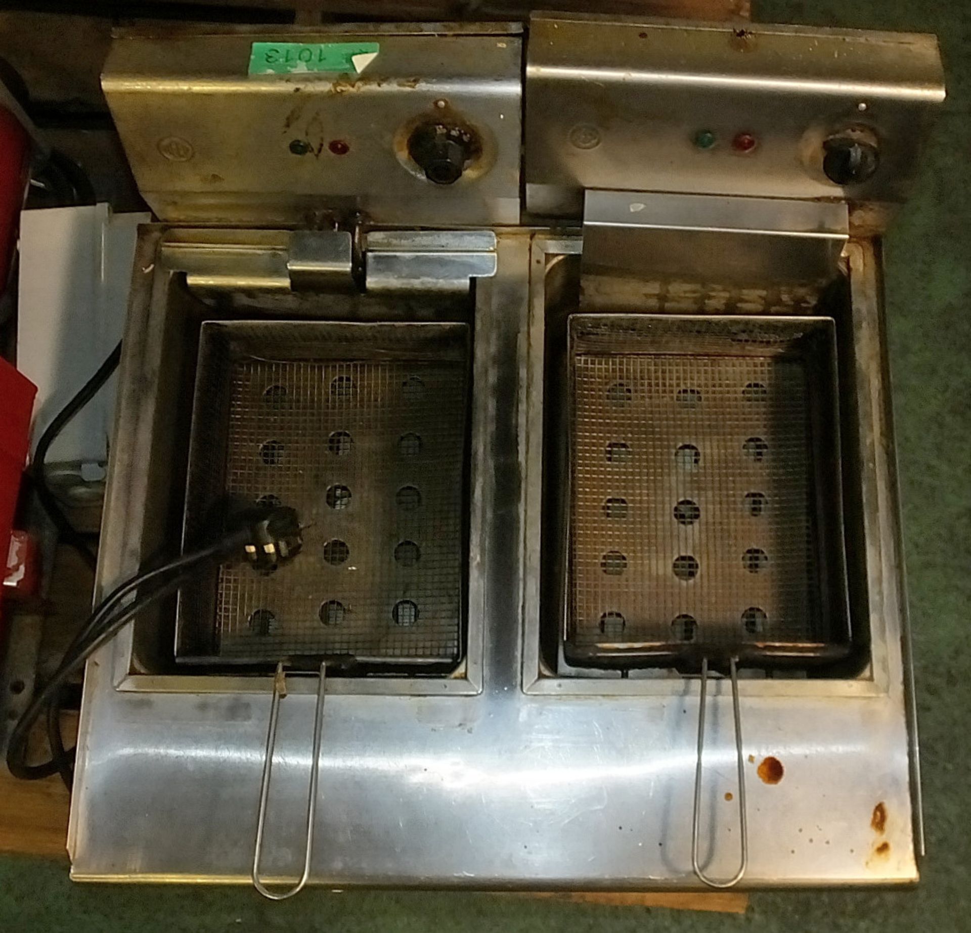 Double worktop fryer - Image 3 of 3