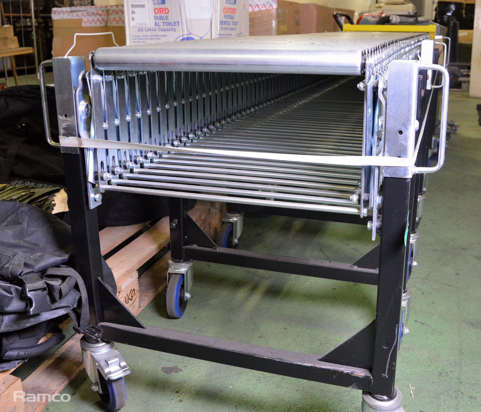 Flexible Steel Roller Conveyor System Max - L 6100mm (extended) x W 700mm x H 750mm - Image 3 of 3