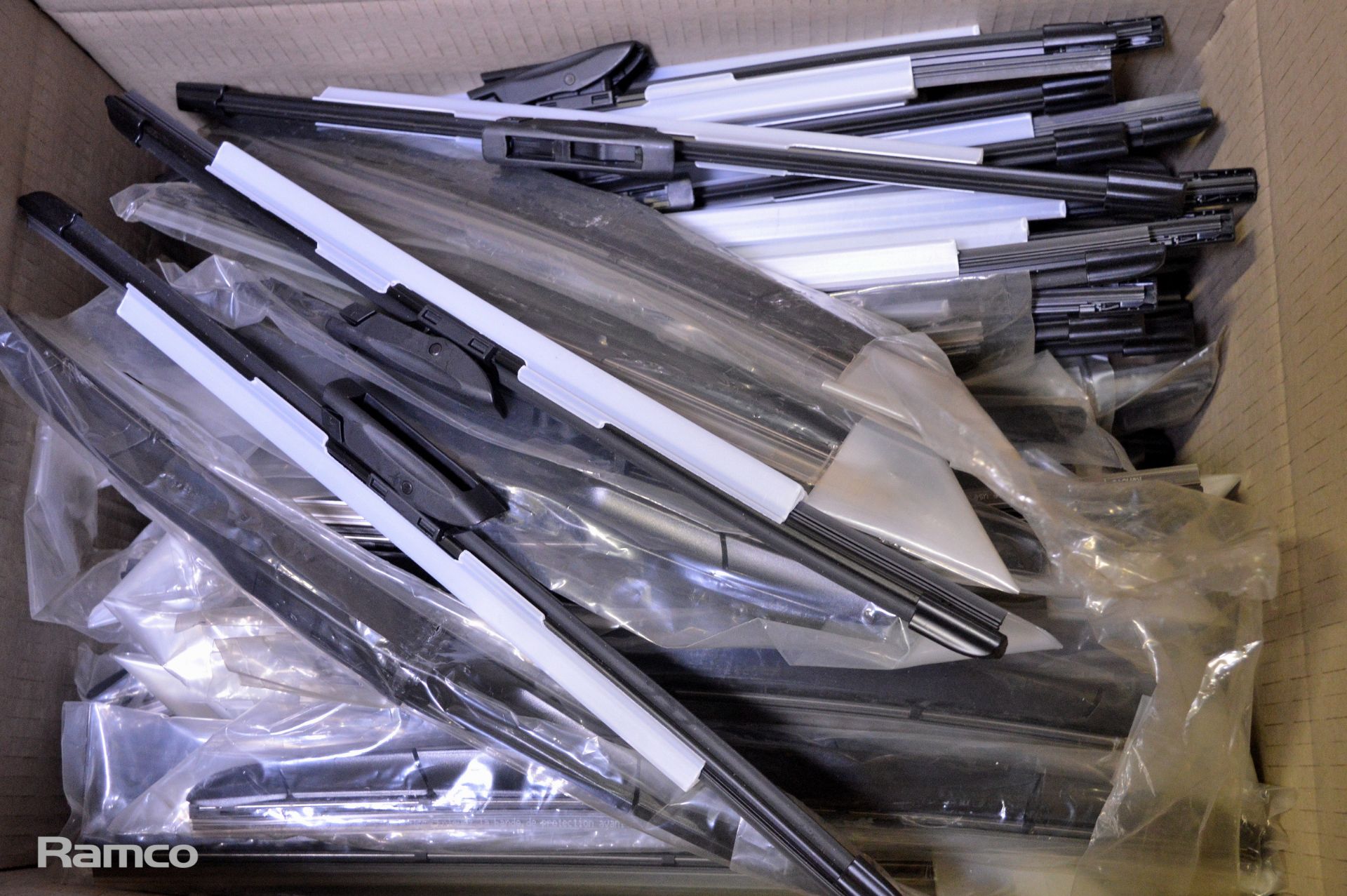 100x 16-18 inch Window Wipers - Image 2 of 2