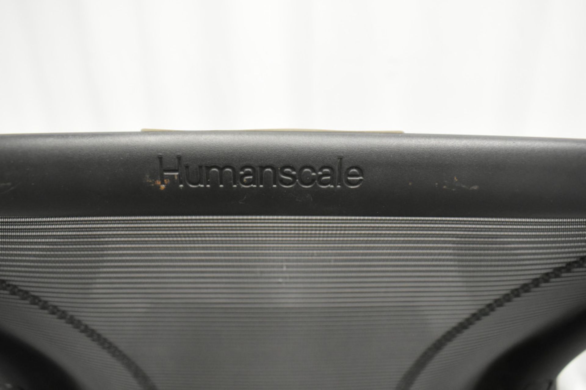 HumanScale Diffrient World Mesh Office Chair - Image 4 of 4