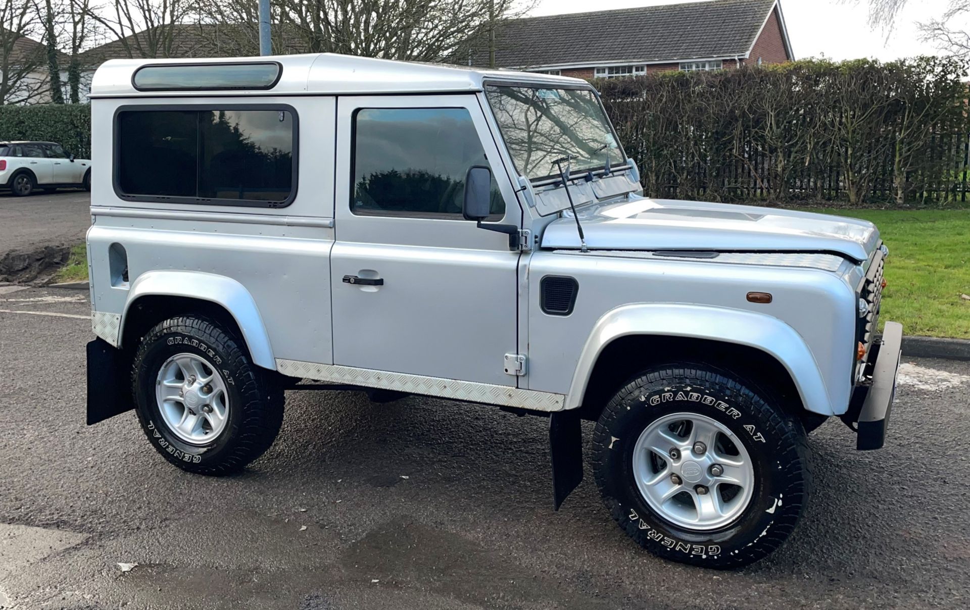 Land Rover Defender 90 TD5 County - 2007 - Silver - Diesel - 2495cc - Full County Specification - Image 2 of 45