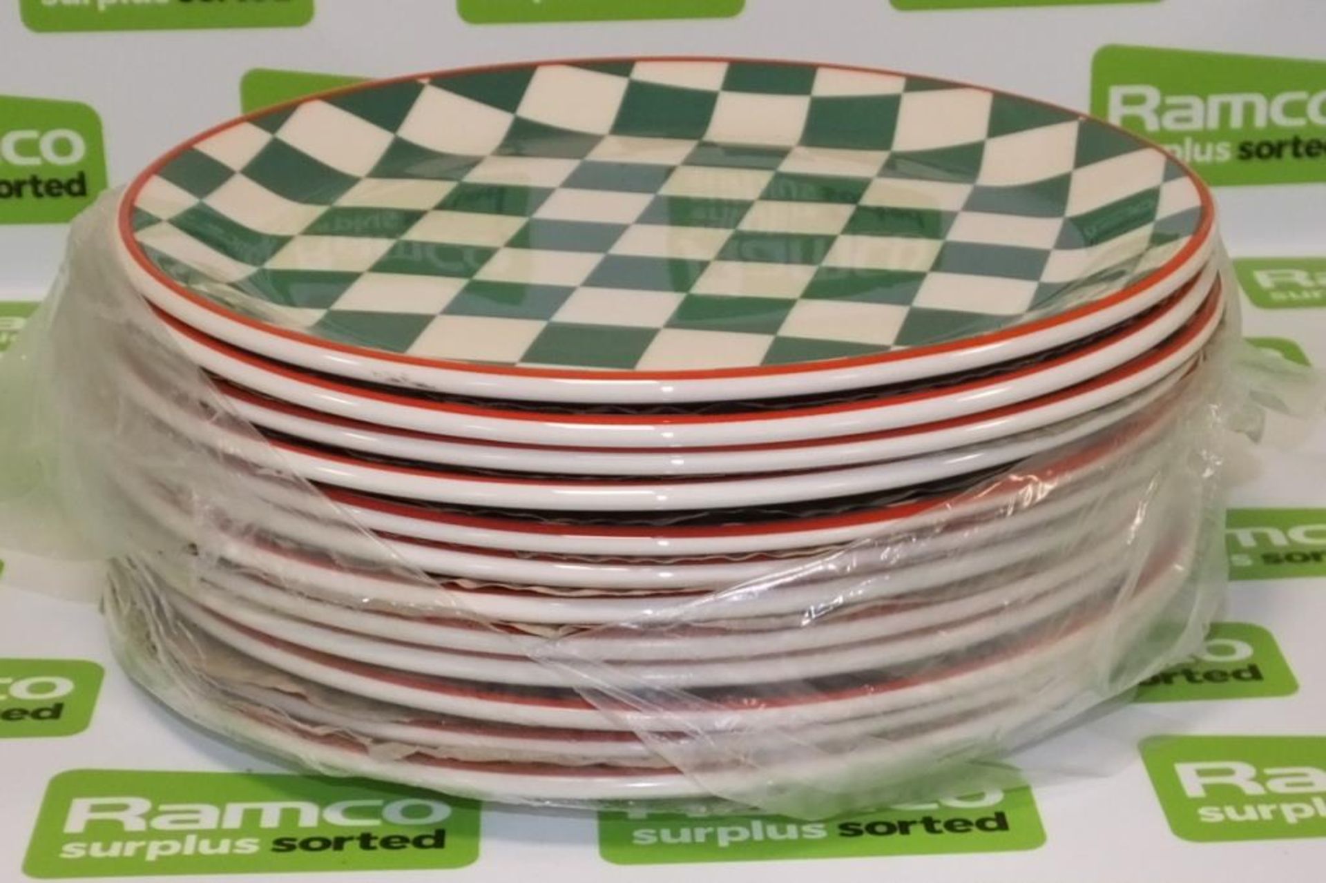Steelite table setting plates - Green Check/Red Rim Plate Coupe 25.5cm/10 in - 12 per box 5 boxes - Image 2 of 6
