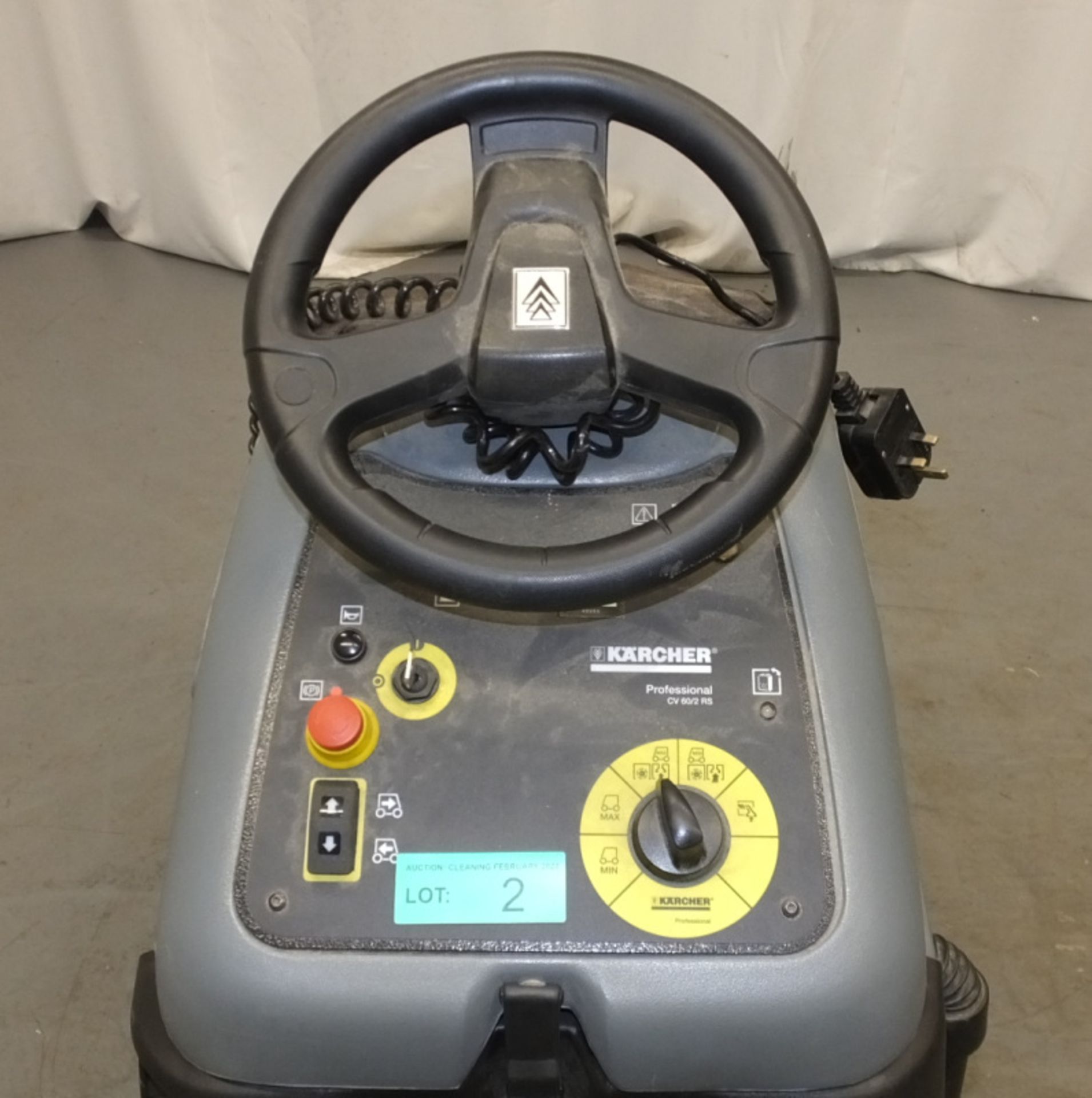 Karcher Professional CV 60/2 RS - No Batteries - Only 30 Hours Use - Image 8 of 11