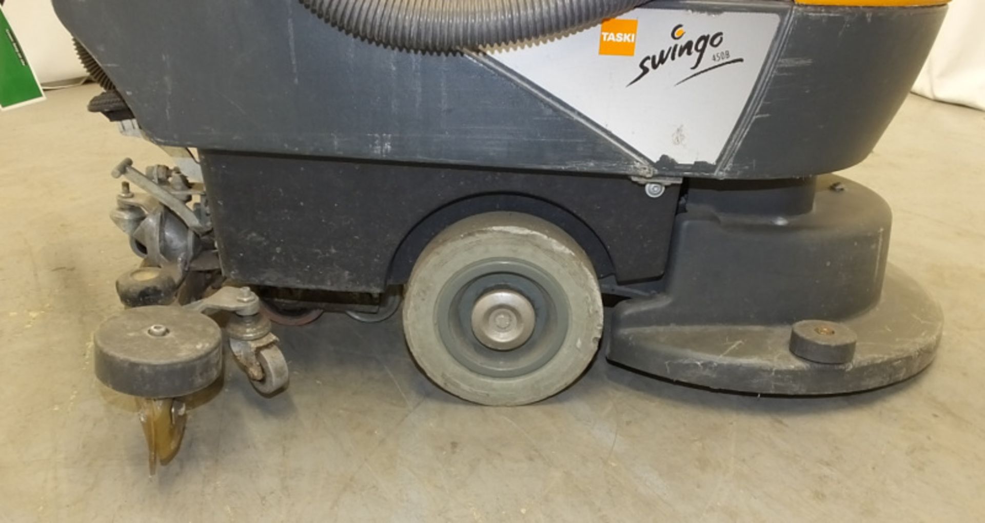 Taski Swingo 450B Scrubber Dryer CO450.0 - doesn't power up - Image 3 of 9