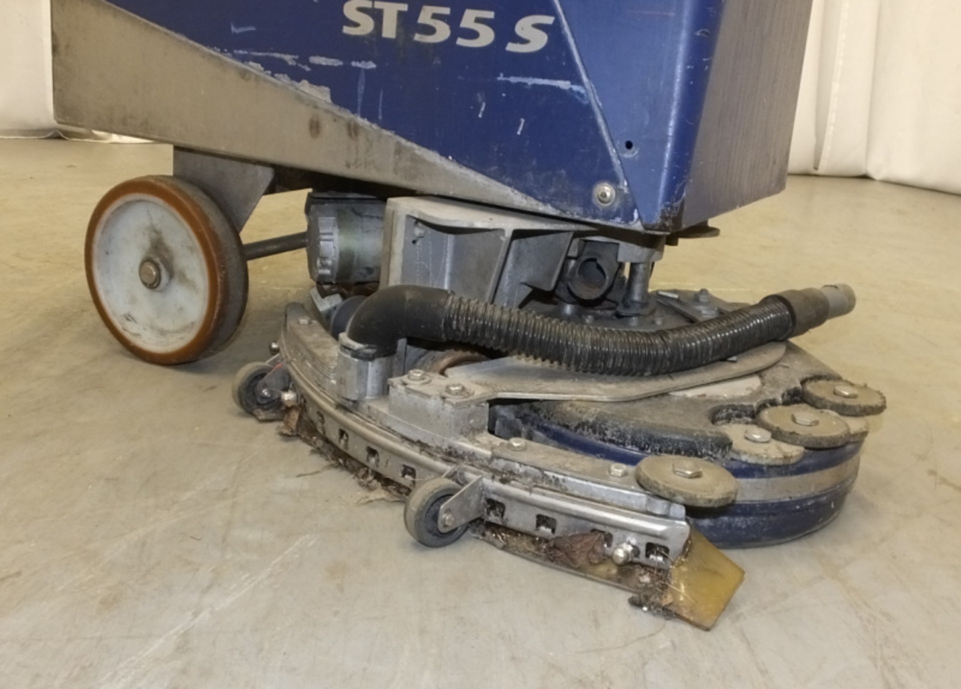 Hefter Turnado ST 55S Scrubber Dryer - no key - Image 2 of 9