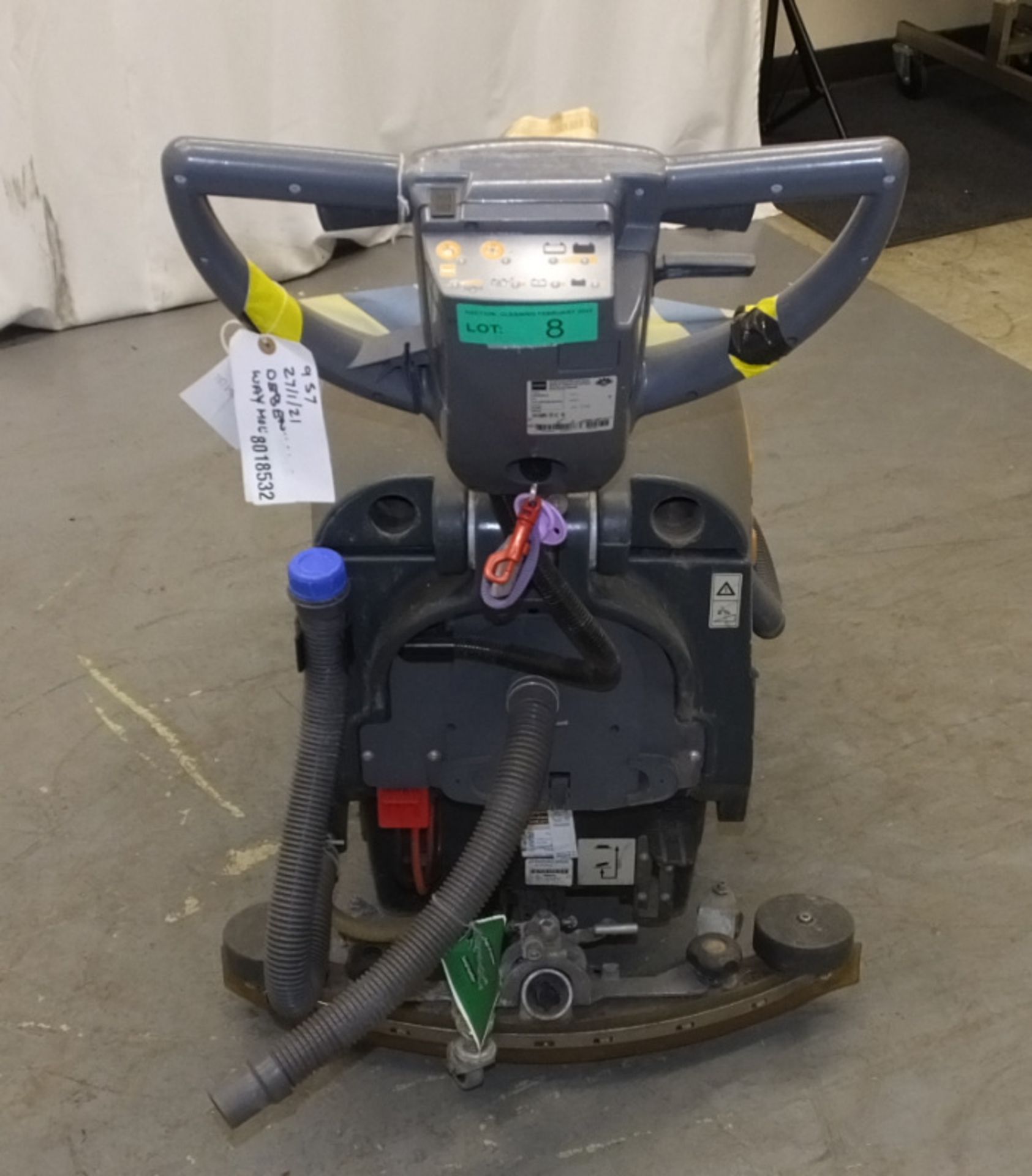 Taski Swingo 450B Scrubber Dryer CO450.0 - doesn't power up - Image 4 of 9