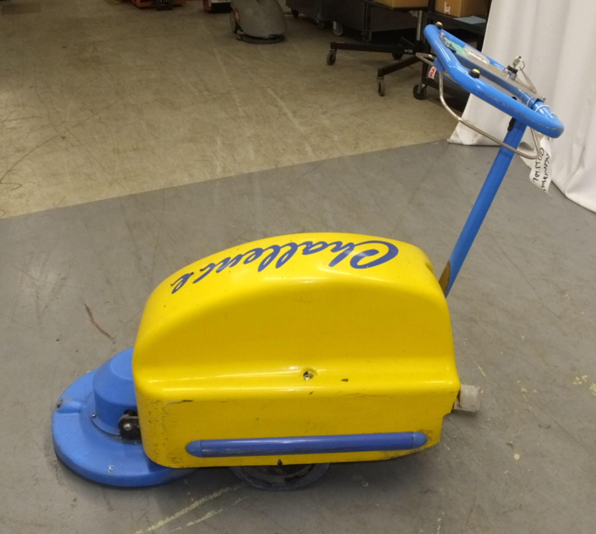 Tennant Challenger Zippy 430 Walk-Behind Floor Cleaner - has key but doesn't power up - cracked case - Image 4 of 8