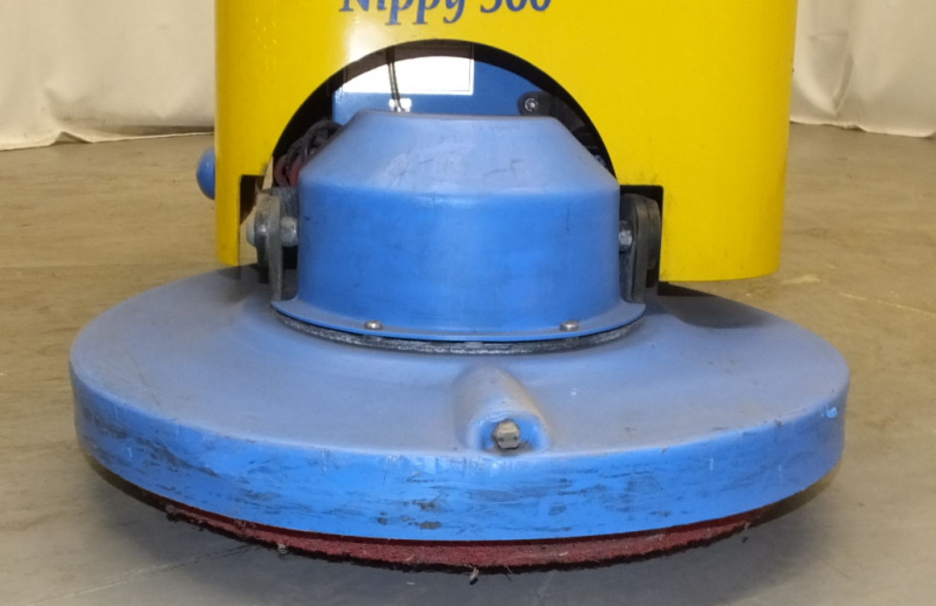 Tennant Challenger Nippy 500 Walk-Behind Floor Cleaner - has key but doesn't power up - Image 2 of 6