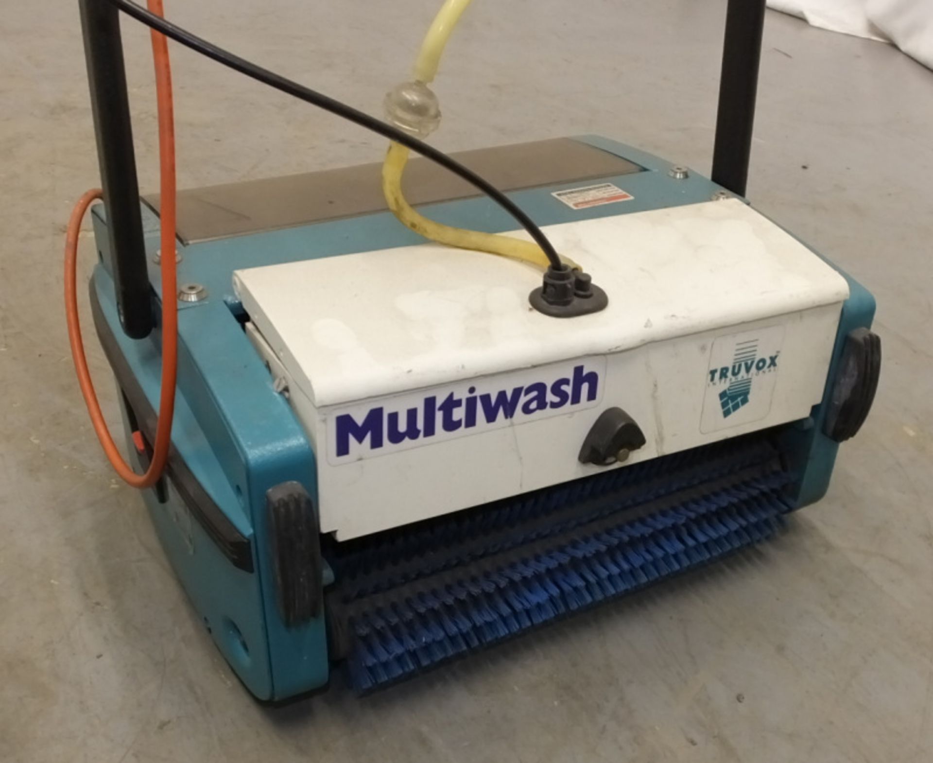 2 x Truvox Multiwash Scrubber Dryers - MW440/PUMP and MW340/PUMP - both units don't power up - Image 3 of 7