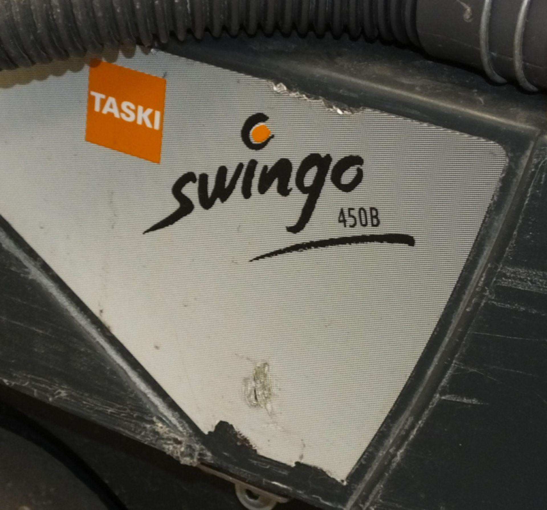 Taski Swingo 450B Scrubber Dryer CO450.0 - doesn't power up - Image 2 of 9