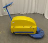 Tennant Challenger Nippy 500 Walk-Behind Floor Cleaner - has key but doesn't power up - cracked case