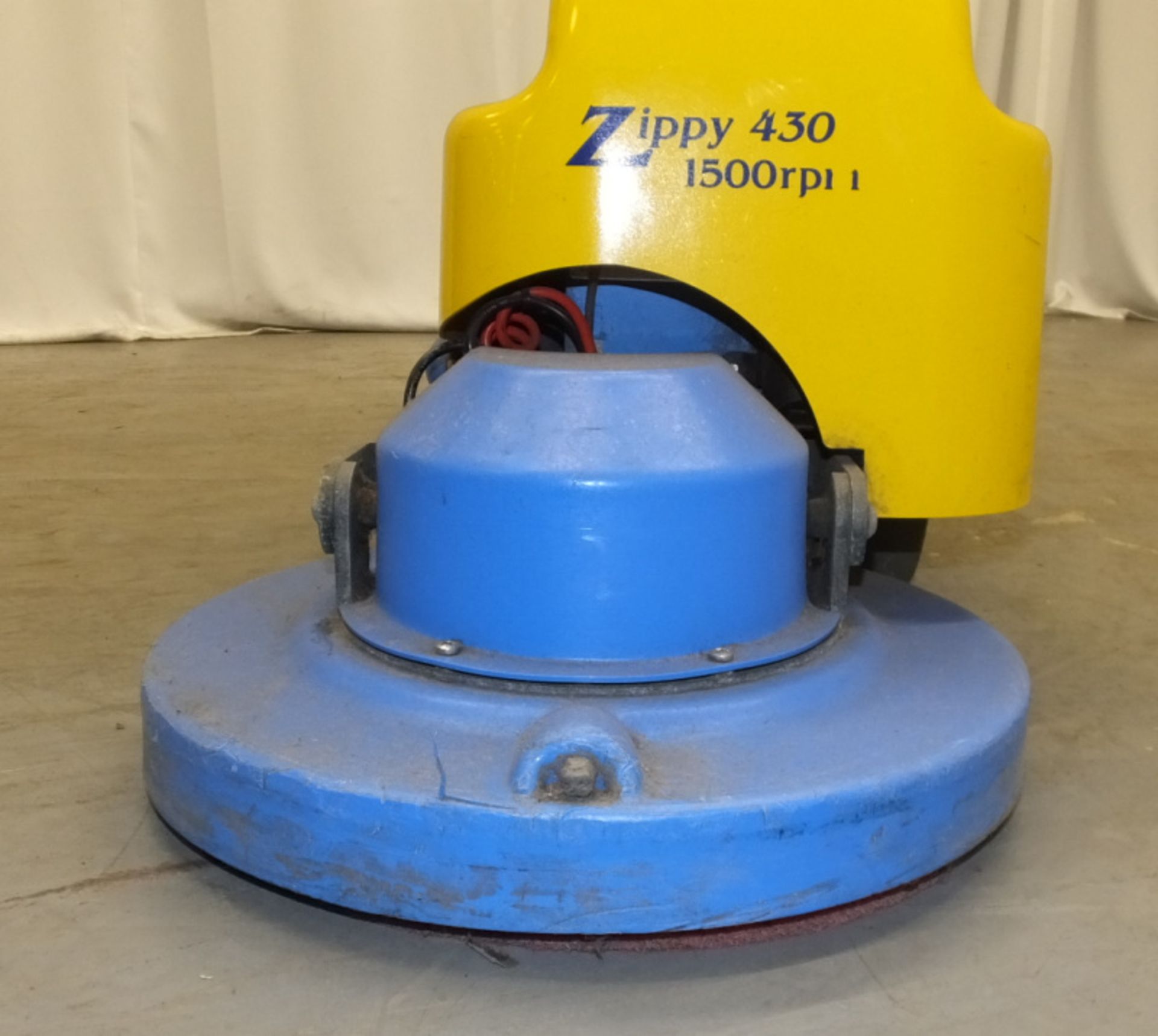 Tennant Challenger Zippy 430 Walk-Behind Floor Cleaner - has key but doesn't power up - cracked case - Image 3 of 8