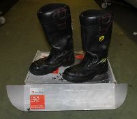 Fire Retardant Boots, Size 8