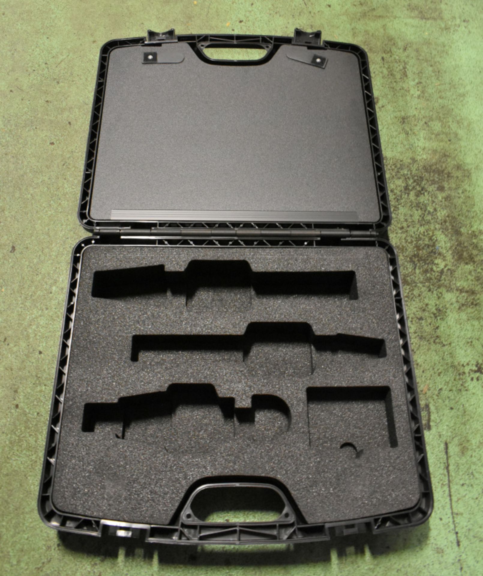 2x Plastic Cases - L 500mm x W 450mm x H 200mm - Image 4 of 4