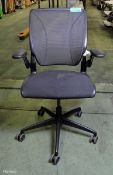 HumanScale Diffrient World Mesh Office Chair - black