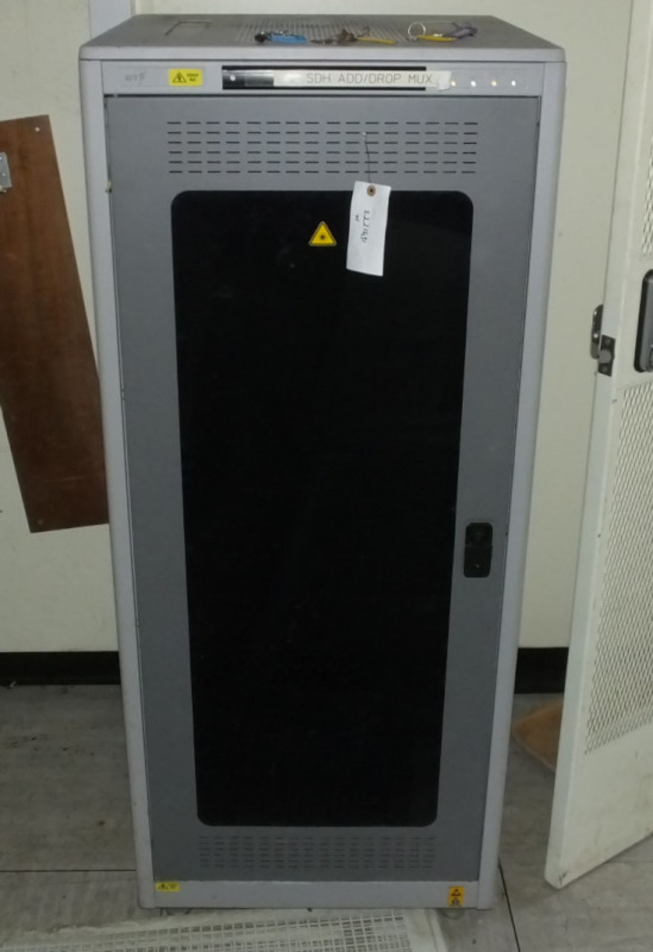 Large White cabin used for housing electronics - Electronic racks, Panels - 5x Toshiba External Air - Image 14 of 21