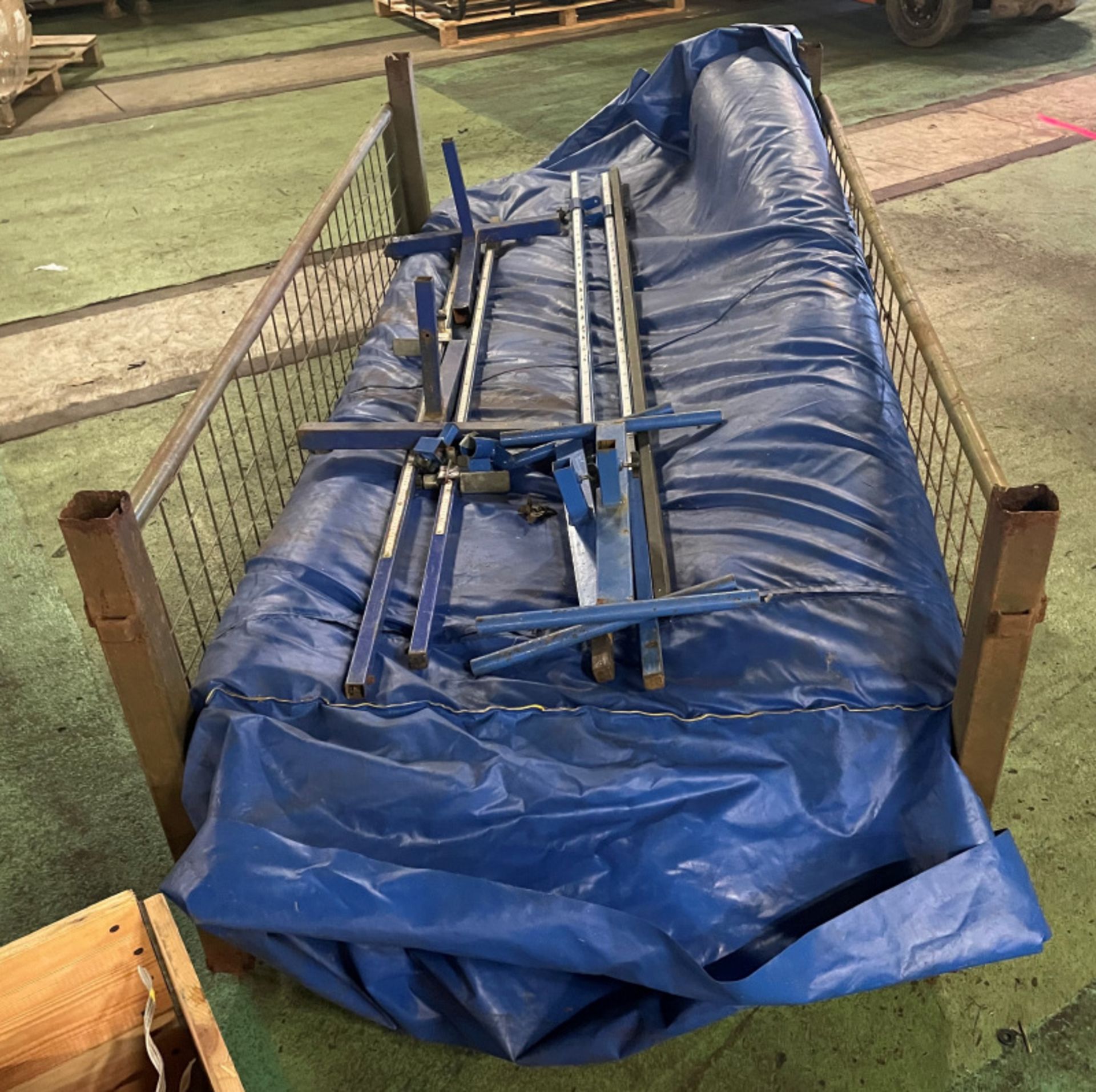 Beemat High Jump Crash Mat assembly with Poles - including 2x very large mats - Image 5 of 12